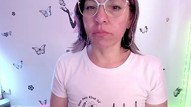 Lady breaks hearts online show from April 10, 2026, 6:15 pm