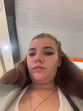 Snapshot of Holy_Tereza chatting on June 17, 2026, 3:33 pm Holy Tereza online show from June 17, 2026, 3:33 pm