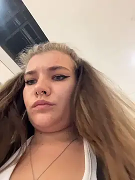 Snapshot of Holy_Tereza chatting on June 30, 2026, 3:34 pm Holy Tereza online show from June 30, 2026, 3:34 pm