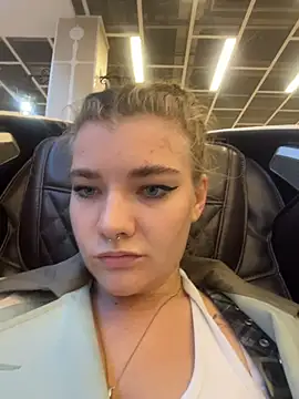 Snapshot of Holy_Tereza chatting on July 4, 2026, 3:27 pm Holy Tereza online show from July 4, 2026, 3:27 pm
