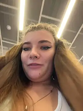 Snapshot of Holy_Tereza chatting on June 19, 2026, 3:40 pm Holy Tereza online show from June 19, 2026, 3:40 pm