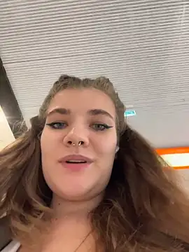 Snapshot of Holy_Tereza chatting on May 13, 2026, 3:41 pm Holy Tereza online show from May 13, 2026, 3:41 pm
