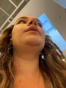 Snapshot of Holy_Tereza chatting on July 18, 2026, 3:42 pm Holy Tereza online show from July 18, 2026, 3:42 pm