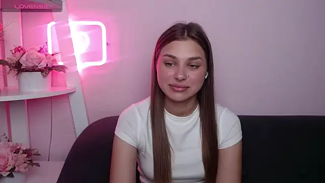Snapshot of MilanaAngelAs chatting on May 26, 2026, 7:45 pm MilanaAngelAs online show from May 26, 2026, 7:45 pm