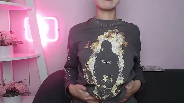 Snapshot of MilanaAngelAs chatting on November 30, 2025, 7:31 am MilanaAngelAs online show from November 30, 2025, 7:31 am