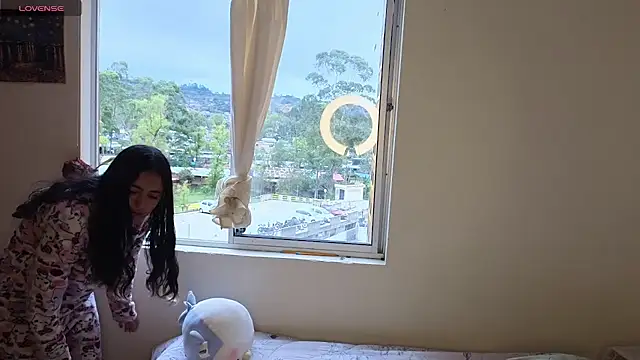 ViolettaSummer online show from October 10, 2025, 1:34 pm