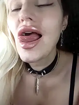 Freya Milf online show from November 19, 2025, 7:08 am