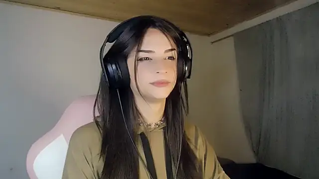 Snapshot of Dollbehavior_ chatting on January 7, 2026, 4:17 am Dollbehavior online show from January 7, 2026, 4:17 am