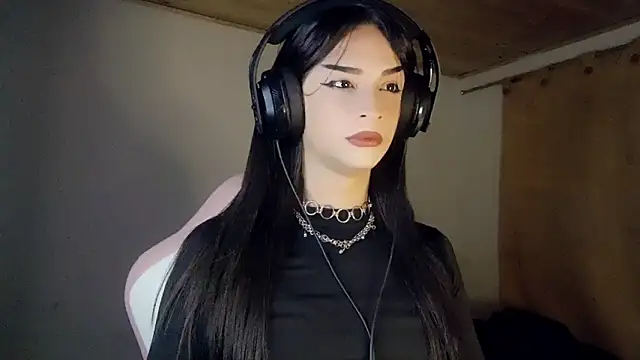 Snapshot of Dollbehavior_ chatting on February 2, 2026, 2:21 am Dollbehavior online show from February 2, 2026, 2:21 am