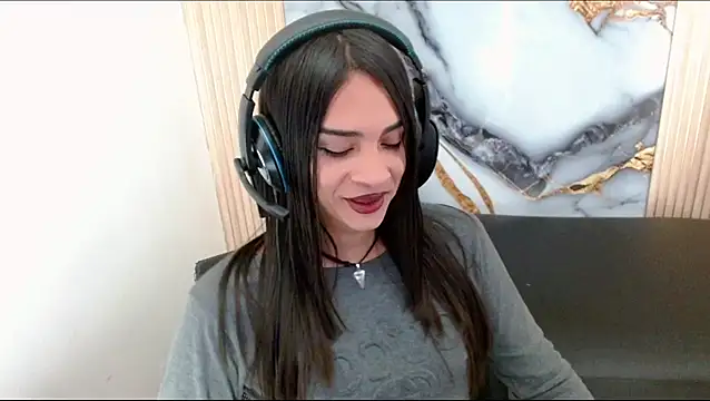 Dollbehavior  online show from September 12, 2025, 4:01 am