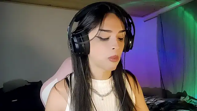 Snapshot of Dollbehavior_ chatting on January 15, 2026, 8:29 am Dollbehavior online show from January 15, 2026, 8:29 am