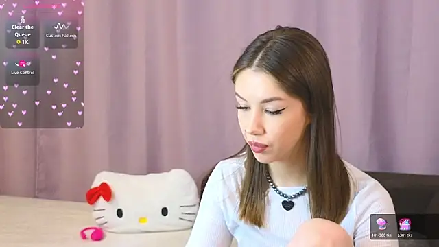 Snapshot of ellie_kramer chatting on October 12, 2025, 7:48 pm ellie kramer online show from October 12, 2025, 7:48 pm