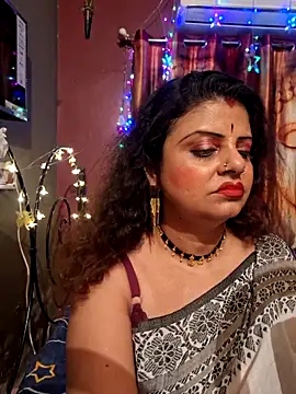 Snapshot of Maaya66 chatting on February 16, 2025, 6:43 pm Maaya66 online show from February 16, 2025, 6:43 pm