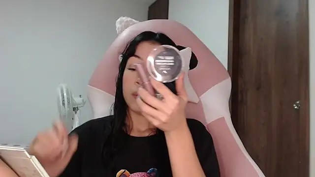 Snapshot of Caribbean_beauty_ chatting on March 16, 2025, 1:38 am Caribbean beauty online show from March 16, 2025, 1:38 am