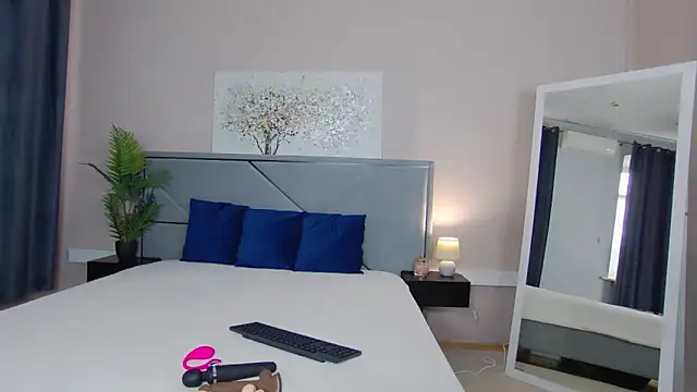 Snapshot of NicoleRosss chatting on December 14, 2025, 9:37 am NicoleRosss online show from December 14, 2025, 9:37 am