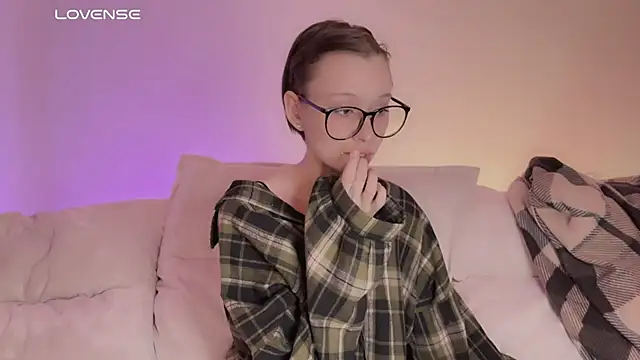 yourconcept online show from December 4, 2025, 6:07 pm