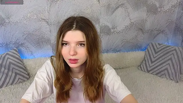 Snapshot of sofia__home chatting on February 28, 2025, 11:03 am sofia  home online show from February 28, 2025, 11:03 am