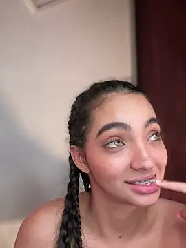 AdelineEvanss online show from March 20, 2025, 3:45 am