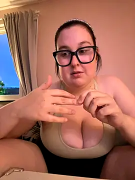 Snapshot of Misssmilf chatting on October 2, 2025, 4:54 pm Misssmilf online show from October 2, 2025, 4:54 pm