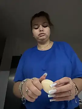 AllysonK online show from November 12, 2025, 4:22 pm