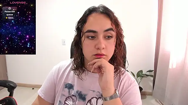 Snapshot of maryluna95 chatting on July 10, 2026, 7:47 pm maryluna95 online show from July 10, 2026, 7:47 pm
