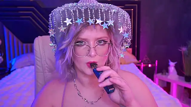 Snapshot of CoolTatis chatting on December 21, 2025, 7:32 am CoolTatis online show from December 21, 2025, 7:32 am