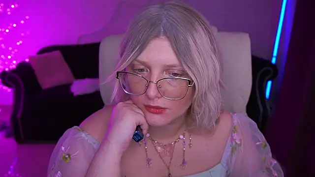 Snapshot of CoolTatis chatting on February 27, 2026, 7:30 am CoolTatis online show from February 27, 2026, 7:30 am