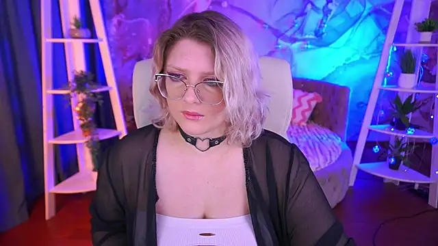 Snapshot of CoolTatis chatting on January 11, 2026, 7:37 am CoolTatis online show from January 11, 2026, 7:37 am