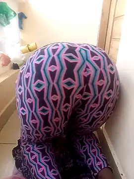 Snapshot of zainabsmile chatting on March 21, 2026, 11:03 am zainabsmile online show from March 21, 2026, 11:03 am