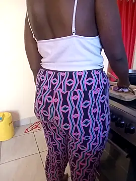 Snapshot of zainabsmile chatting on April 6, 2026, 1:12 pm zainabsmile online show from April 6, 2026, 1:12 pm