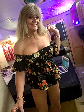 annika lately online show from September 29, 2025, 2:29 am