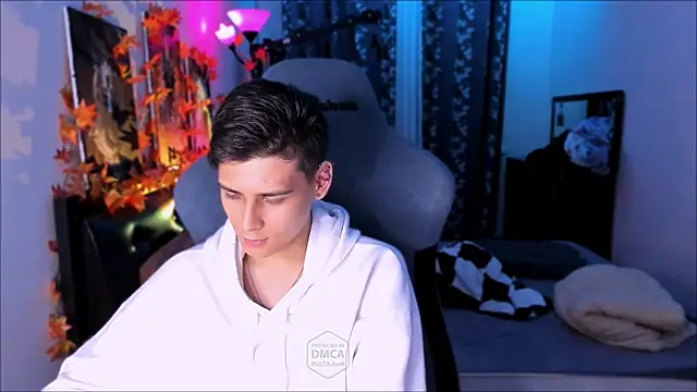 Snapshot of Foxicfu chatting on October 1, 2025, 7:29 pm Foxicfu online show from October 1, 2025, 7:29 pm