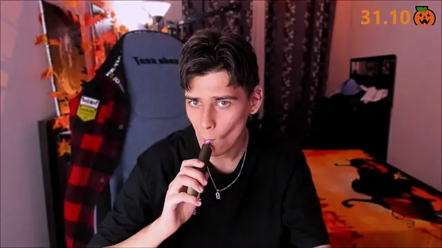 Snapshot of Foxicfu chatting on October 18, 2025, 3:47 pm Foxicfu online show from October 18, 2025, 3:47 pm