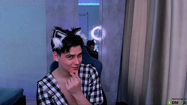 Snapshot of Foxicfu chatting on March 22, 2025, 9:34 am Foxicfu online show from March 22, 2025, 9:34 am