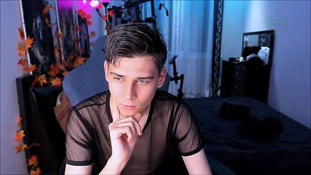 Snapshot of Foxicfu chatting on October 6, 2025, 5:57 pm Foxicfu online show from October 6, 2025, 5:57 pm