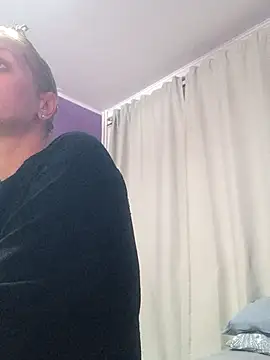 BritneyHudson online show from December 3, 2025, 5:45 pm