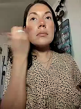 I LOVE-MYSELF online show from February 5, 2025, 11:39 pm