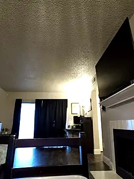 I LOVE-MYSELF online show from February 18, 2025, 11:30 pm