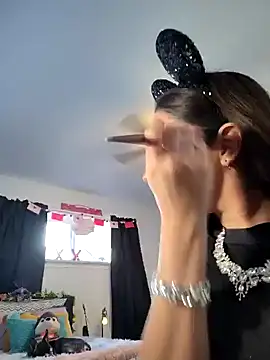 I LOVE-MYSELF online show from February 1, 2025, 10:01 pm