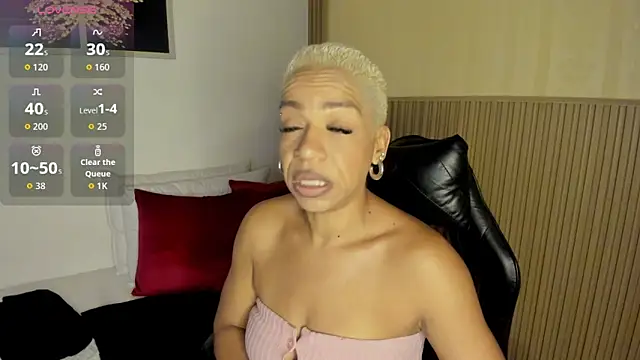 Snapshot of summer_night_ chatting on March 4, 2026, 11:40 am summer night online show from March 4, 2026, 11:40 am