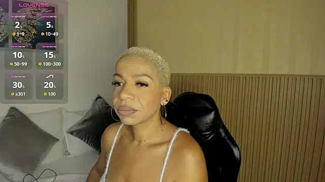 Snapshot of summer_night_ chatting on April 5, 2026, 1:18 pm summer night online show from April 5, 2026, 1:18 pm