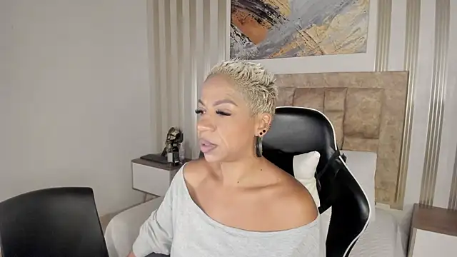 summer night  online show from December 4, 2025, 10:47 am