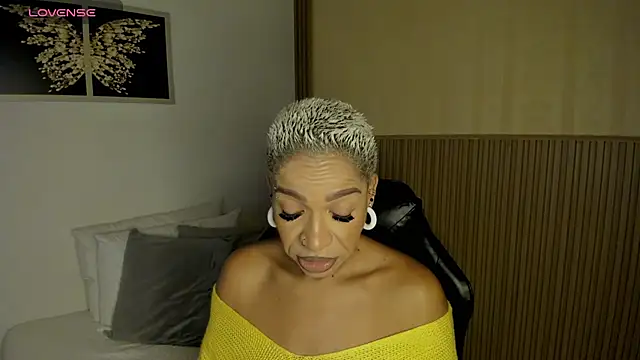 Snapshot of summer_night_ chatting on May 2, 2026, 11:59 am summer night online show from May 2, 2026, 11:59 am