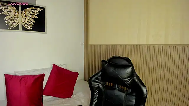 Snapshot of summer_night_ chatting on April 12, 2026, 12:41 pm summer night online show from April 12, 2026, 12:41 pm