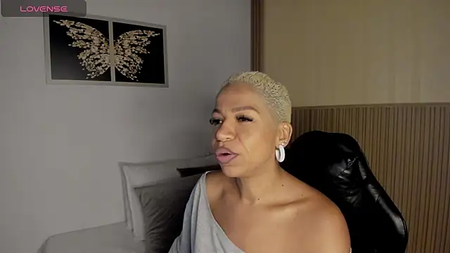 Snapshot of summer_night_ chatting on March 8, 2026, 12:52 pm summer night online show from March 8, 2026, 12:52 pm