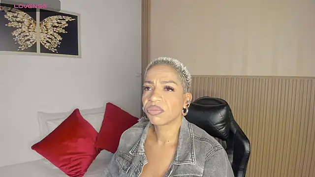 Snapshot of summer_night_ chatting on April 16, 2026, 11:00 am summer night online show from April 16, 2026, 11:00 am