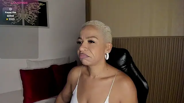 Snapshot of summer_night_ chatting on March 3, 2026, 11:39 am summer night online show from March 3, 2026, 11:39 am