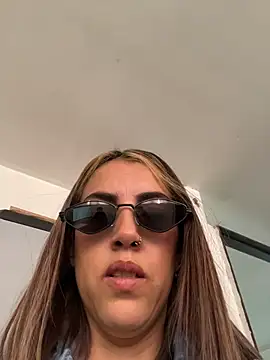 IsisLoveyes  online show from January 7, 2026, 3:39 pm