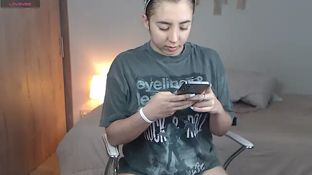 Snapshot of Abii_26 chatting on February 15, 2026, 6:47 am Abii 26 online show from February 15, 2026, 6:47 am