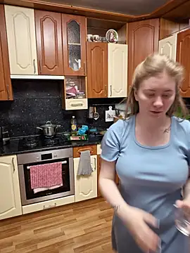 Snapshot of D0nna_ chatting on April 3, 2026, 6:36 pm D0nna online show from April 3, 2026, 6:36 pm